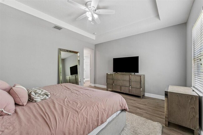 Building Photo - 6111 Hadley Commons Dr