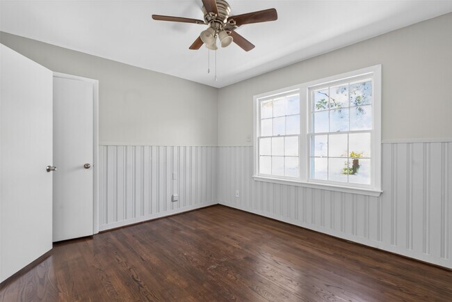 Building Photo - 1409 Wycliffe Dr