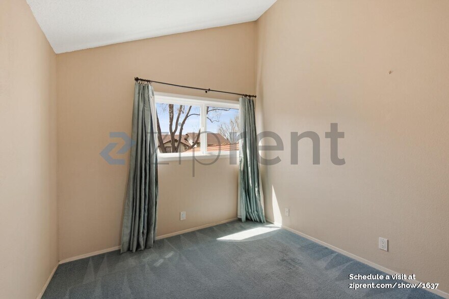 Building Photo - Unit #54