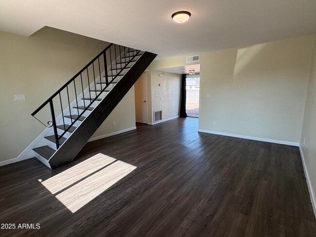 Building Photo - 808 N 95th Dr