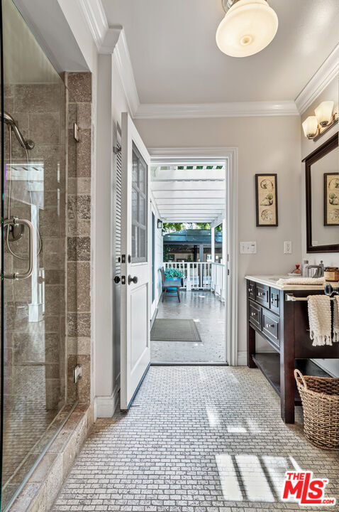 Building Photo - 4537 Agnes Ave