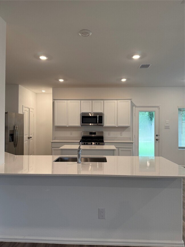 Building Photo - 7525 Angels Lndg Ln