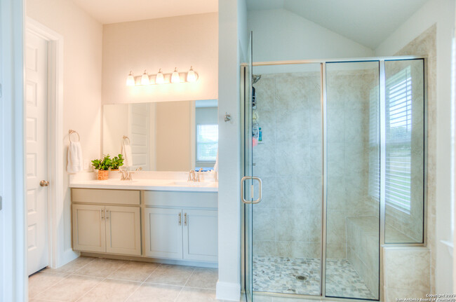 Building Photo - 118 Cordova-