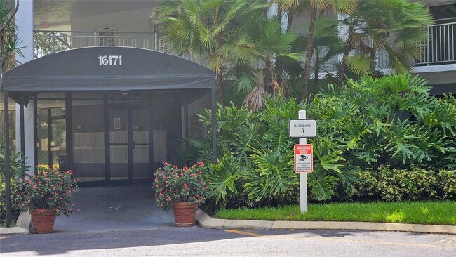 Building Photo - 16171 Blatt Blvd