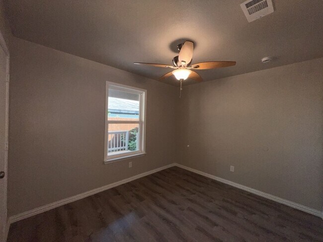 Building Photo - 5728 Shady Springs Trail