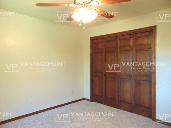 Building Photo - 1482 Parkway Dr