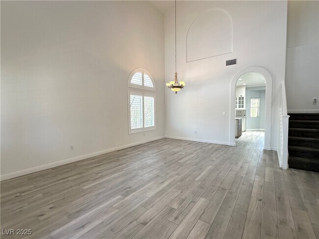 Building Photo - 2434 Amoretti St