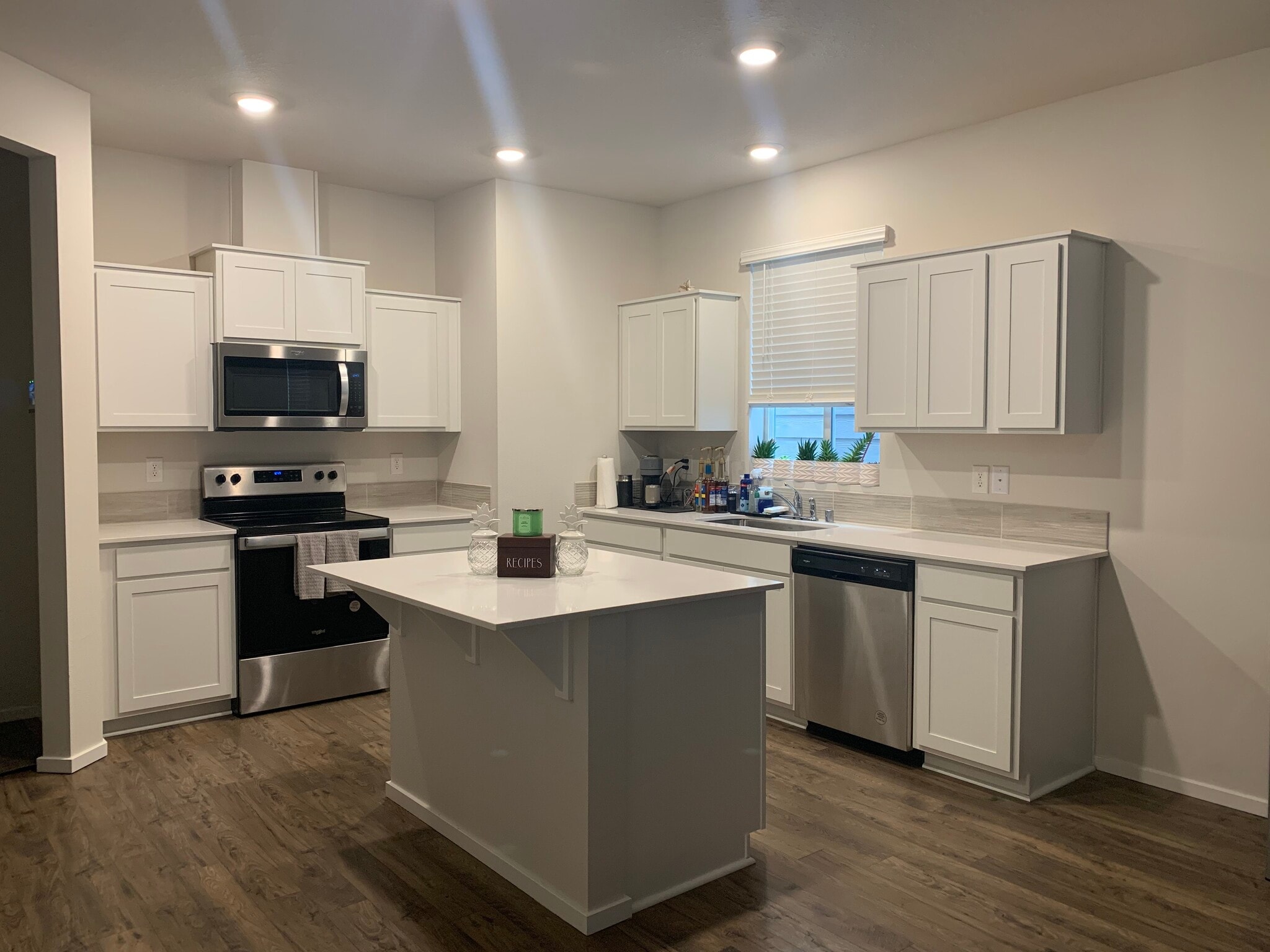 Building Photo - 2664 NE 116th Pl