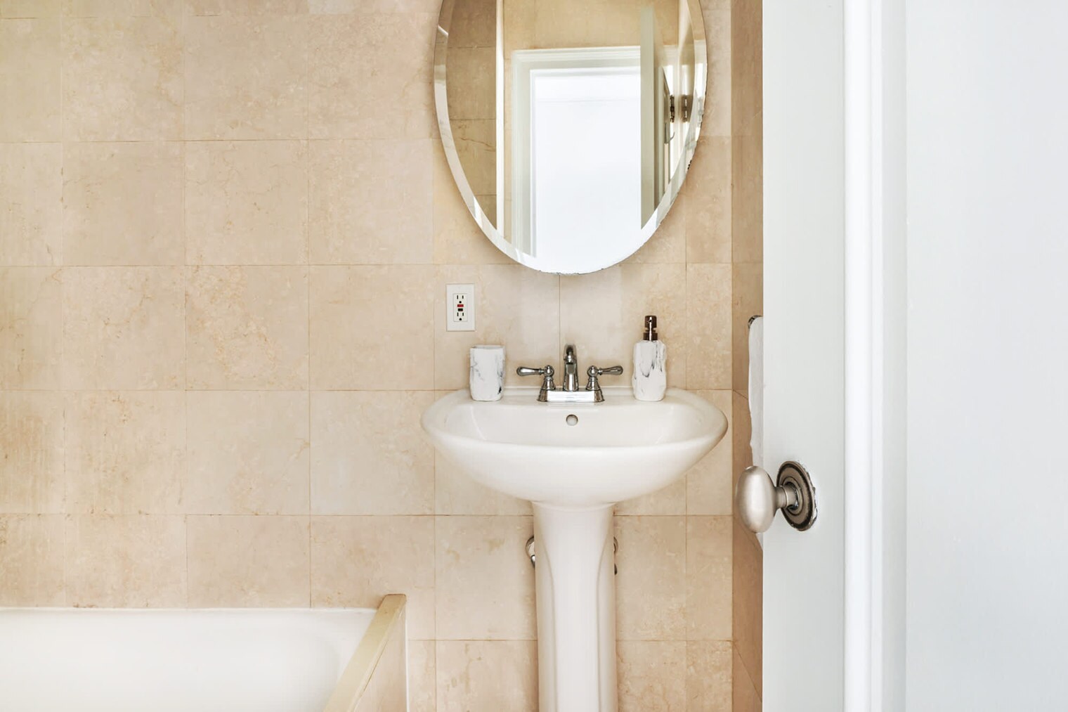 Building Photo - 234 W 73rd St