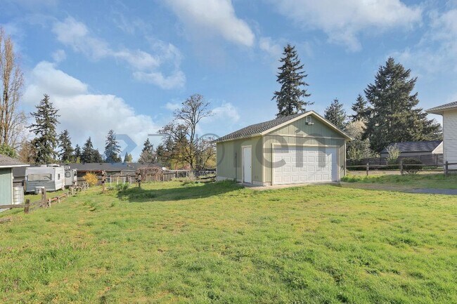 Building Photo - 5526 S Avon St