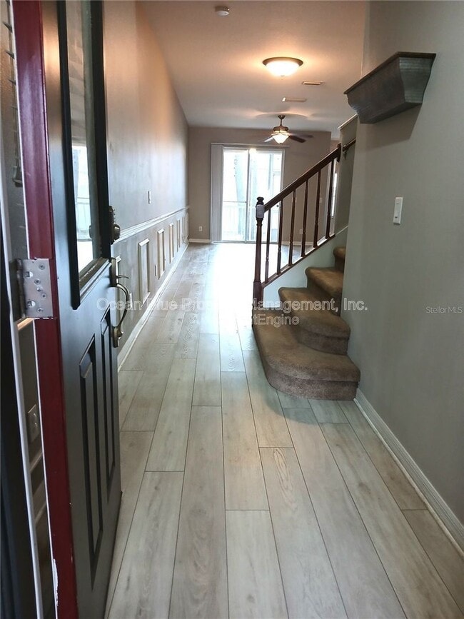 Building Photo - 1525 Hillview Ln