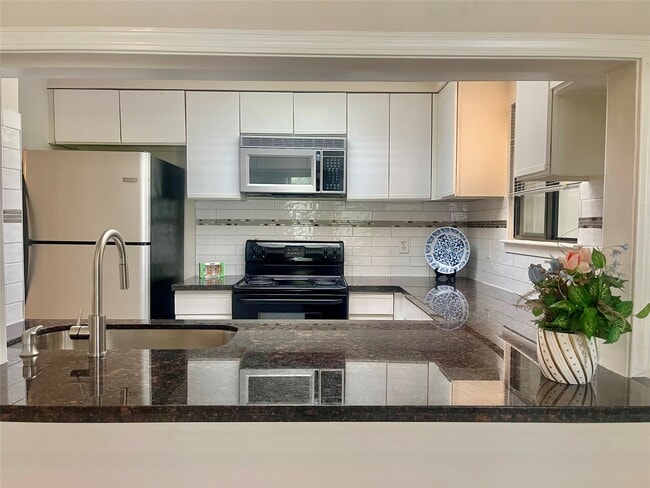 Building Photo - 4144 Greystone Way