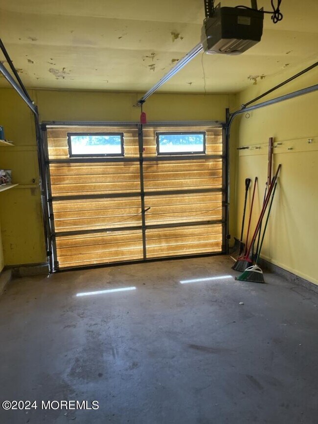 Building Photo - 105C Buckingham Dr