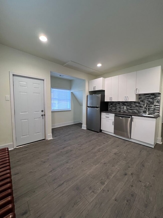 Building Photo - Updated 3 BR 2.5 bath house now available!