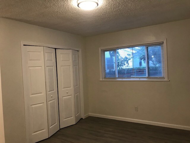 Building Photo - 4033 Van Dyke Ave
