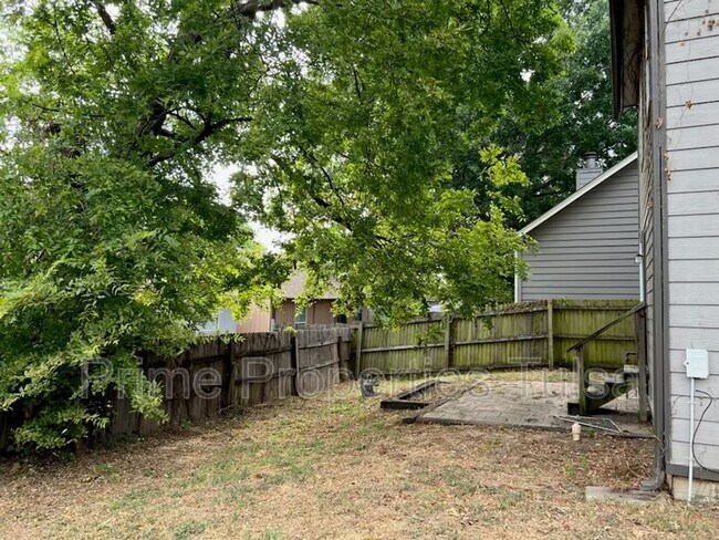 Building Photo - 1120 W Florence Ct