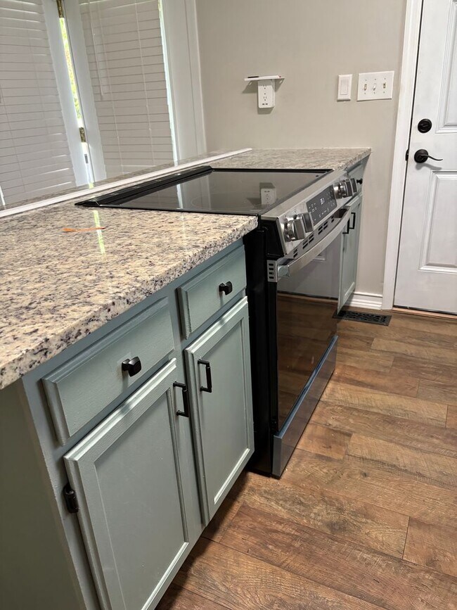 Building Photo - Lovely 3 Bedroom 2 Bath Home in Easley!! H...