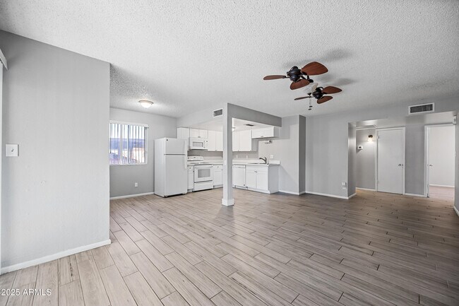 Building Photo - 3445 E Earll Dr