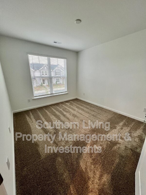 Building Photo - 13108 Rover St