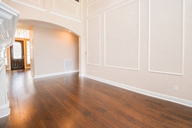 Building Photo - 4453 Red Barn Dr