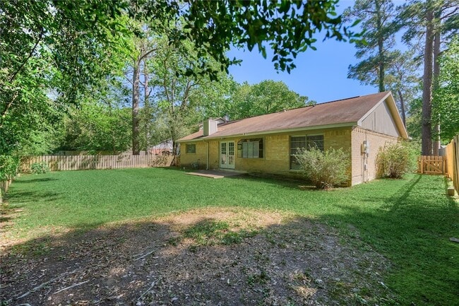 Building Photo - 3122 Village Park Dr