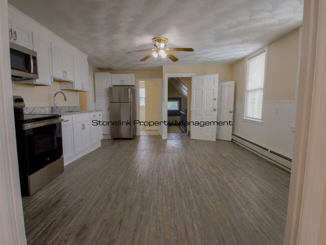 Primary Photo - 125 Broad St