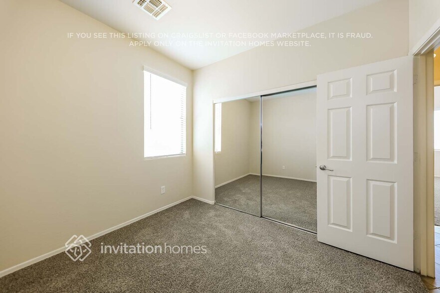 Building Photo - 10235 W Hilton Ave