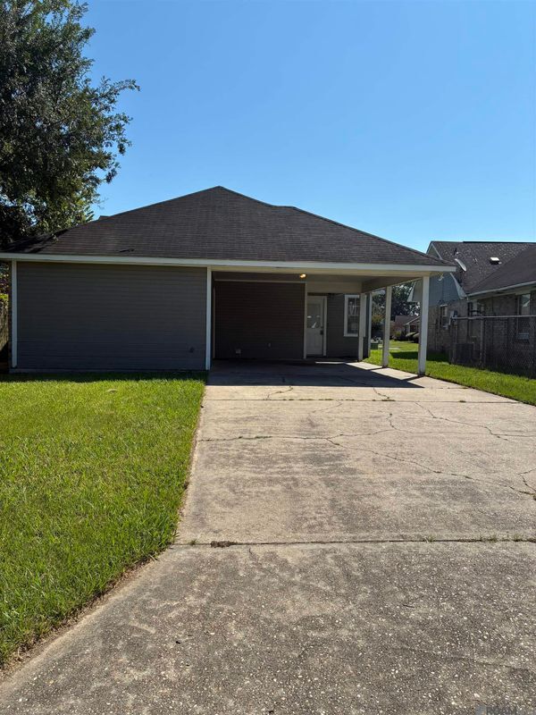 Building Photo - 3821 Byrd Dr