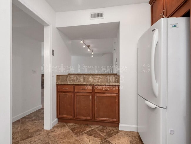 Building Photo - 3526 Colony Crossing Dr