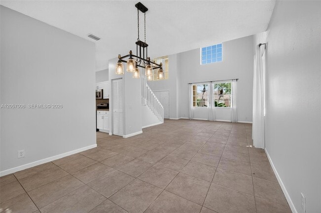 Building Photo - 498 Cambridge Ln
