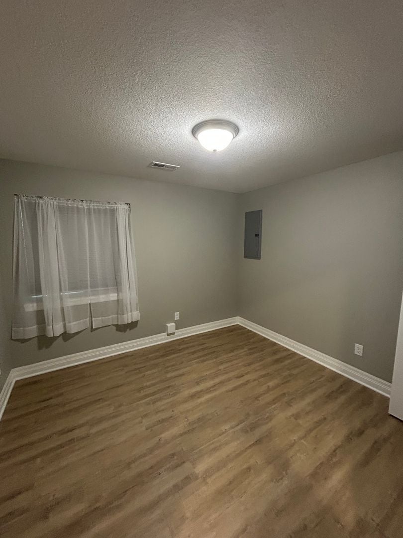 Building Photo - 1124 Sontag Ct