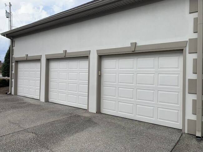 Building Photo - 111 Geers Ct