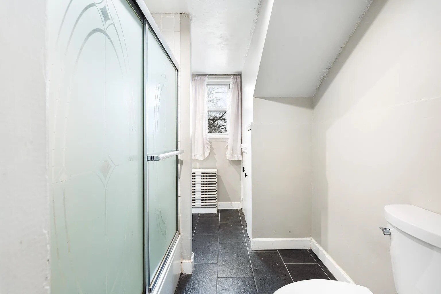 Building Photo - 26 Van Ness Ter