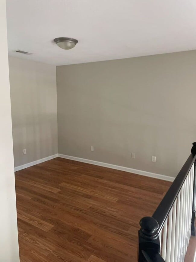 Building Photo - 4beds3bath House for rent