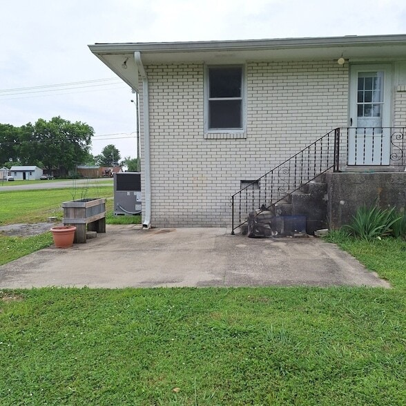 Building Photo - 418 Sam Houston Dr