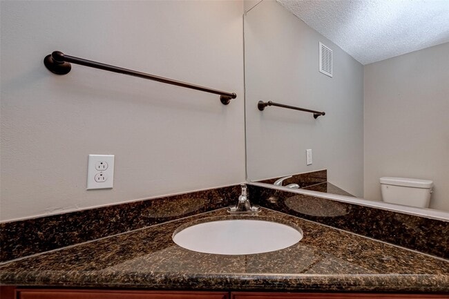 Building Photo - 10615 Briar Forest Dr