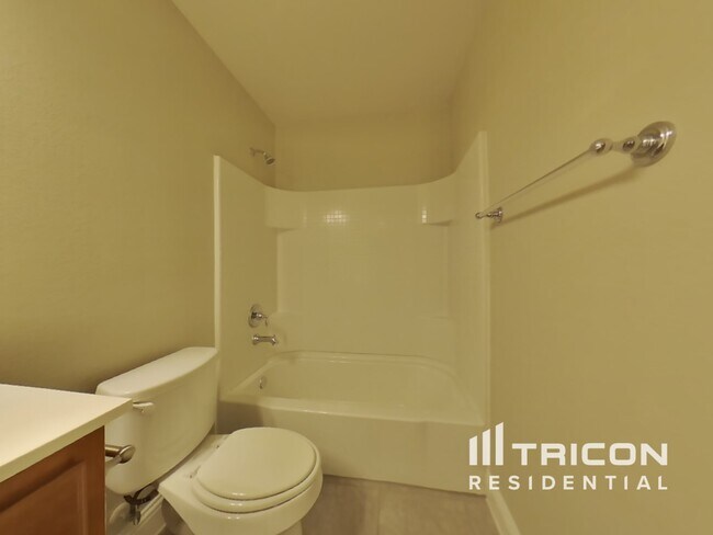 Building Photo - 3600 Meadowtrail Ln