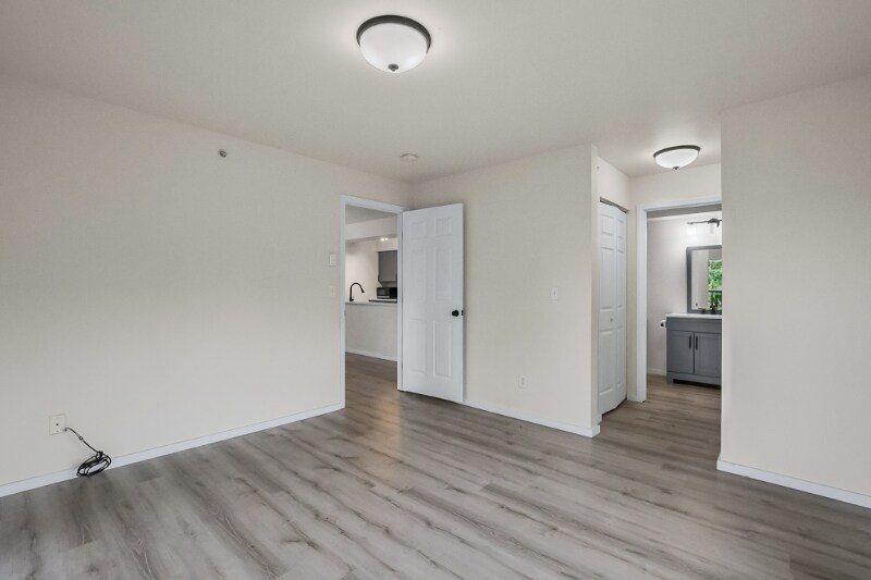 Building Photo - 12040 Bridgeport Way SW