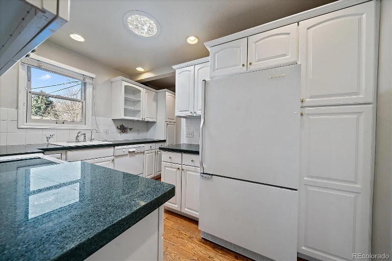 Building Photo - 761 Newport St