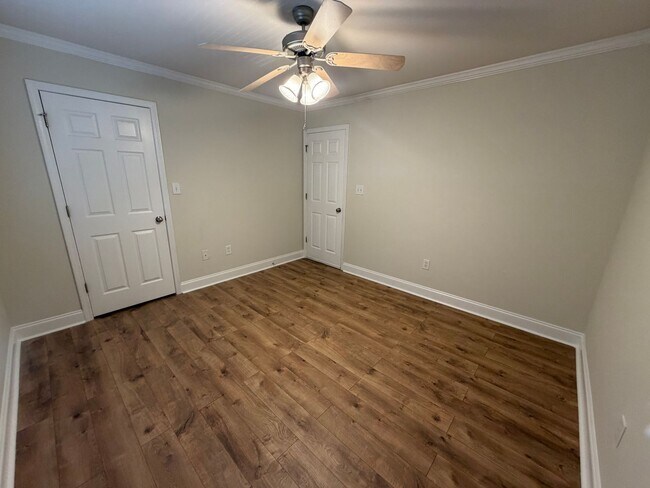 Building Photo - 105 Whitehead Rd