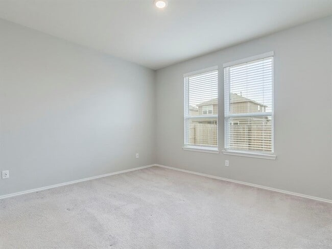 Building Photo - 388 Begonia St