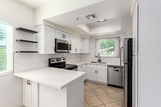 Building Photo - 1825 W Ray Rd