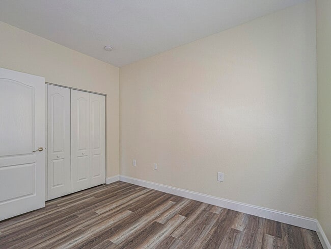Building Photo - 5605 Spanish River Rd