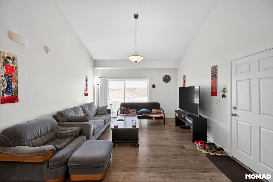 Building Photo - 15700 E Jamison Dr