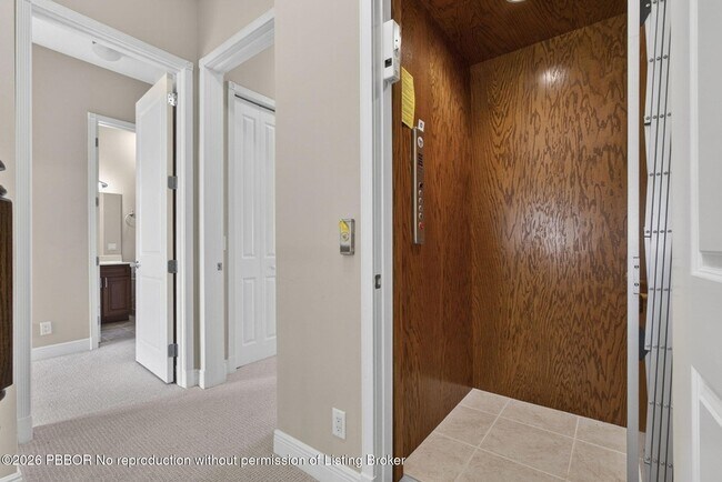 Building Photo - 803 del Sol Cir