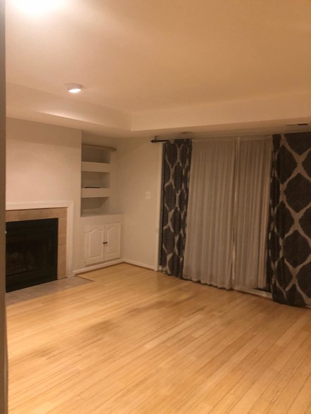 Living room - 1124 25th St NW