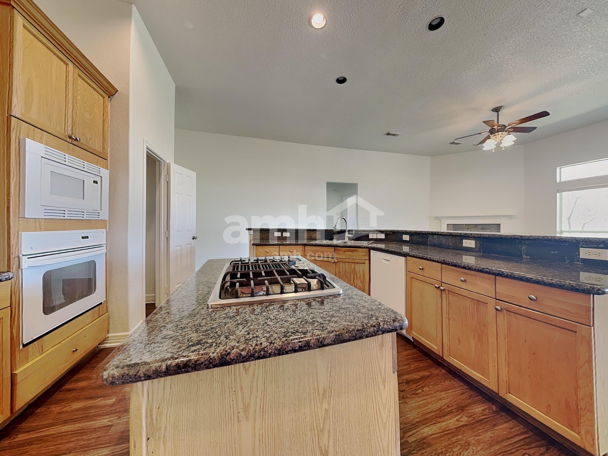 Building Photo - 7722 Heron Lakes Dr