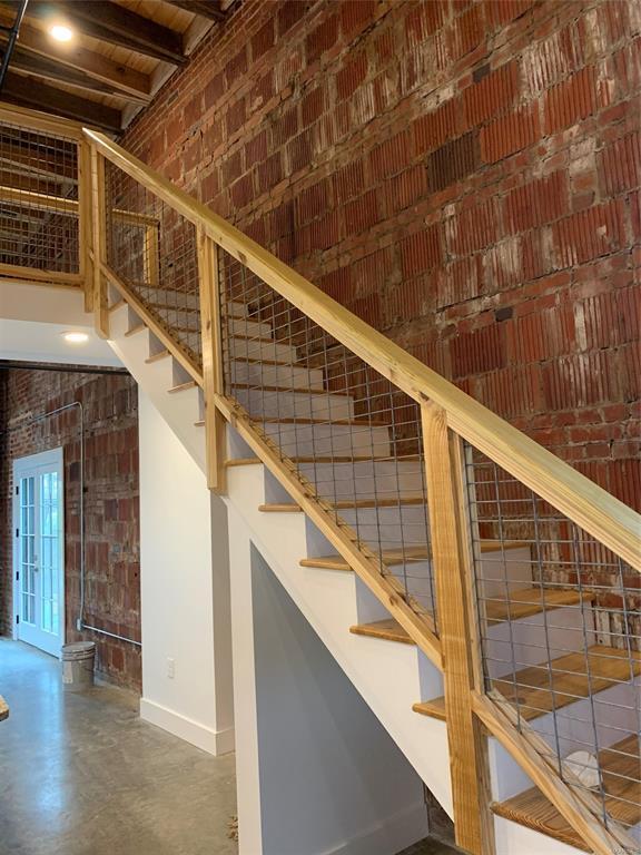 Building Photo - 101 N Bridge St