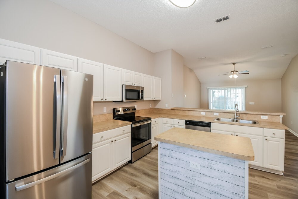 Building Photo - 8422 Stelling Dr S