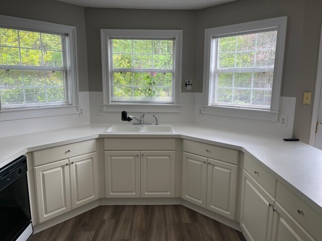 Kitchen - 2635 Sleepy Hollow Rd